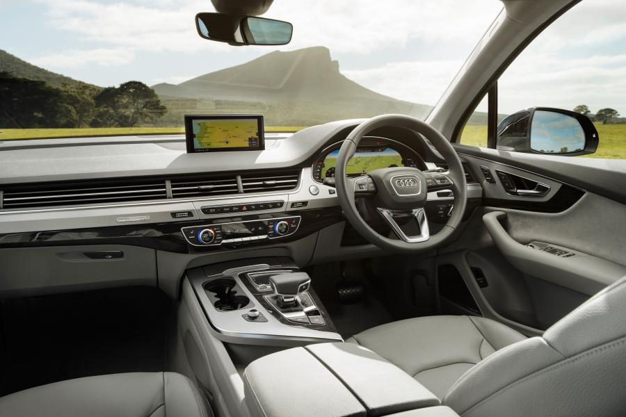 Торпедо Audi Q7 TDI Quattro (4M) 2015 года  (AU) (фото 6 из 24)